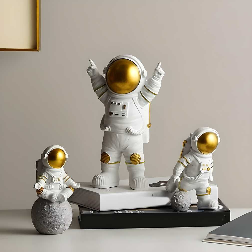 Astronaut Spaceman Statue Ornament  Figurine Decors Set of 3 - Golden